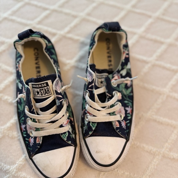 Converse Floral Navy Sneakers - Picture 1 of 6